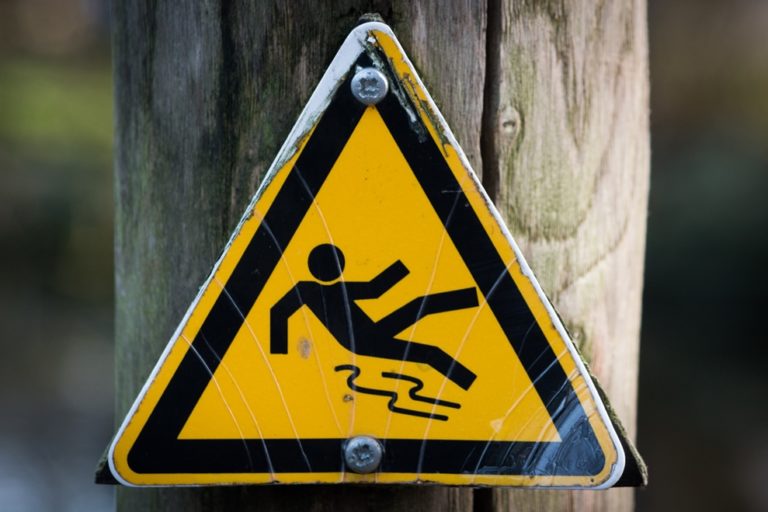 precaución cuidado peligro