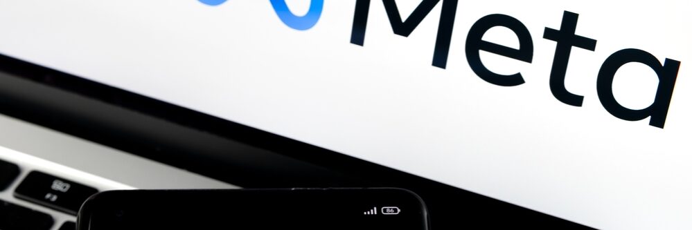 Metaverse,Meta,Facebook.,Silhouette,Of,Smartphone,With,Facebook,,Messenger,,Whatsapp,