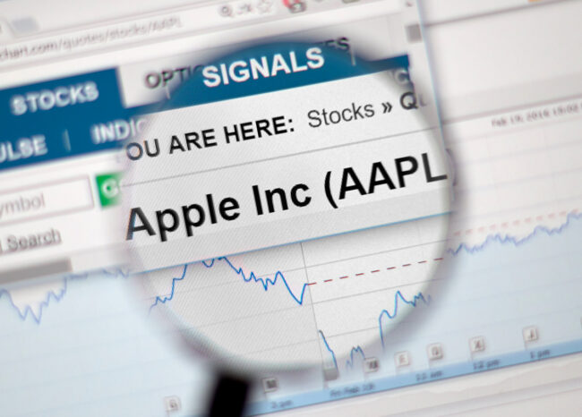 cómo invertir en apple