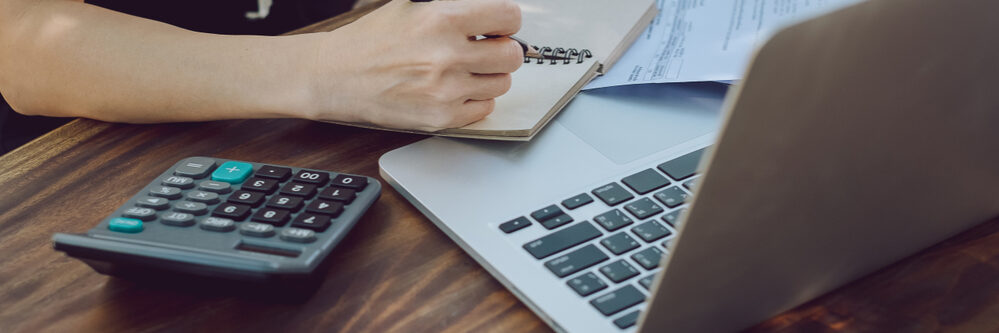Woman,Is,Checking,Credit,Card,Bill,Information
