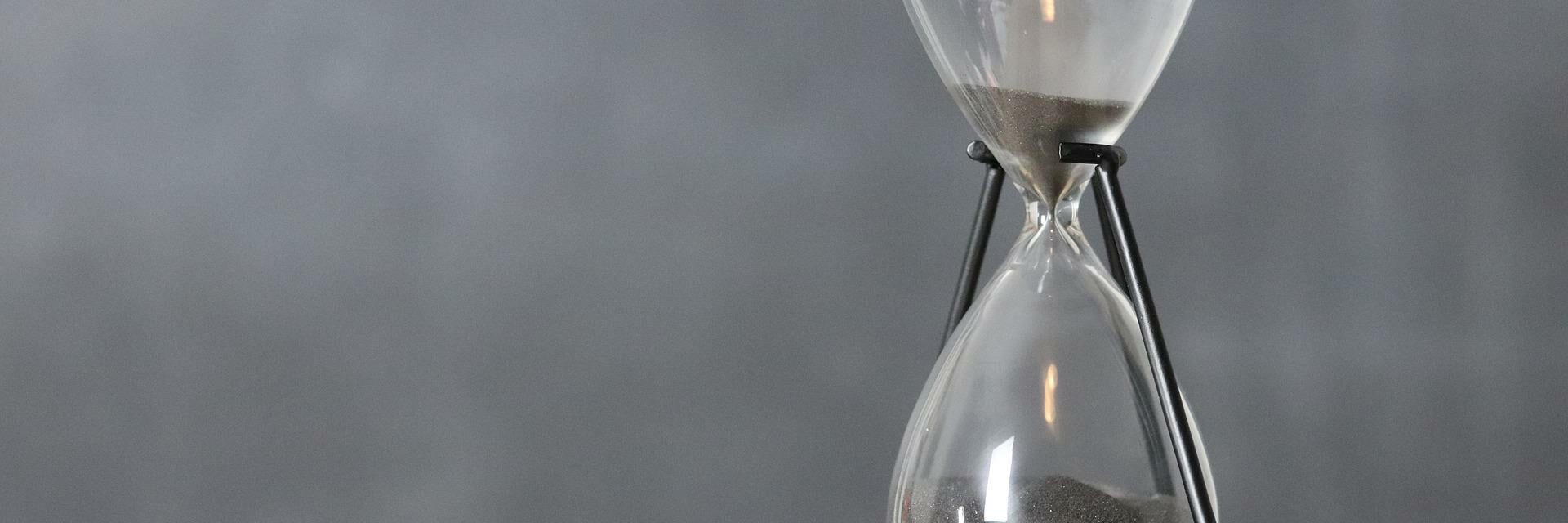 hourglass-g7cdbf7768_1920